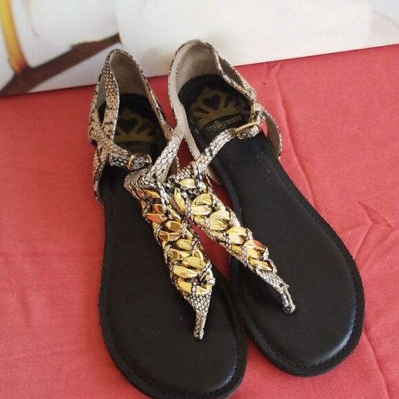 Fergalicious Flat Sandals, Snake Print, 7.5 - Picture 2 of 6